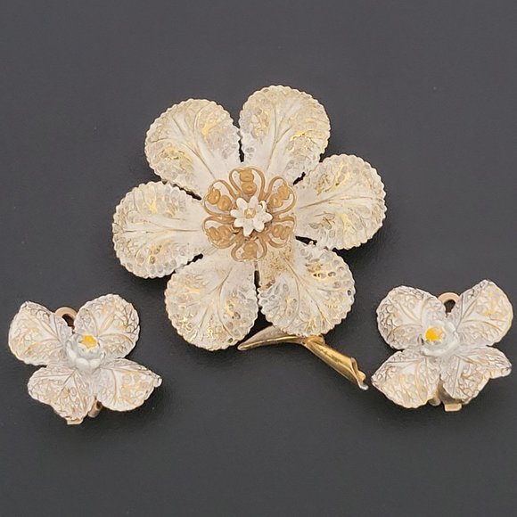 ART Arthur Pepper Floral Brooch Pin With Matching Clip Earrings Gold Tone Vtg - Picture 1 of 8